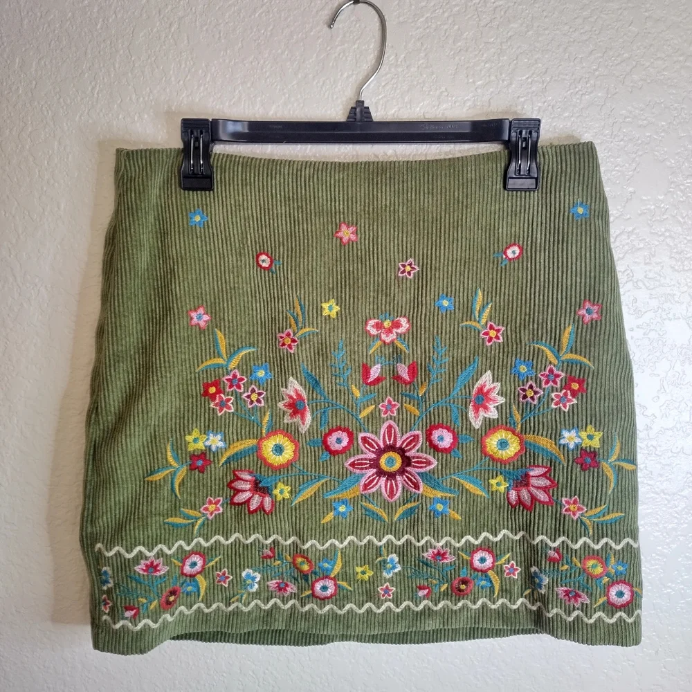 NWT Umgee Floral Embroidered Corduroy Mini Skirt Sz L